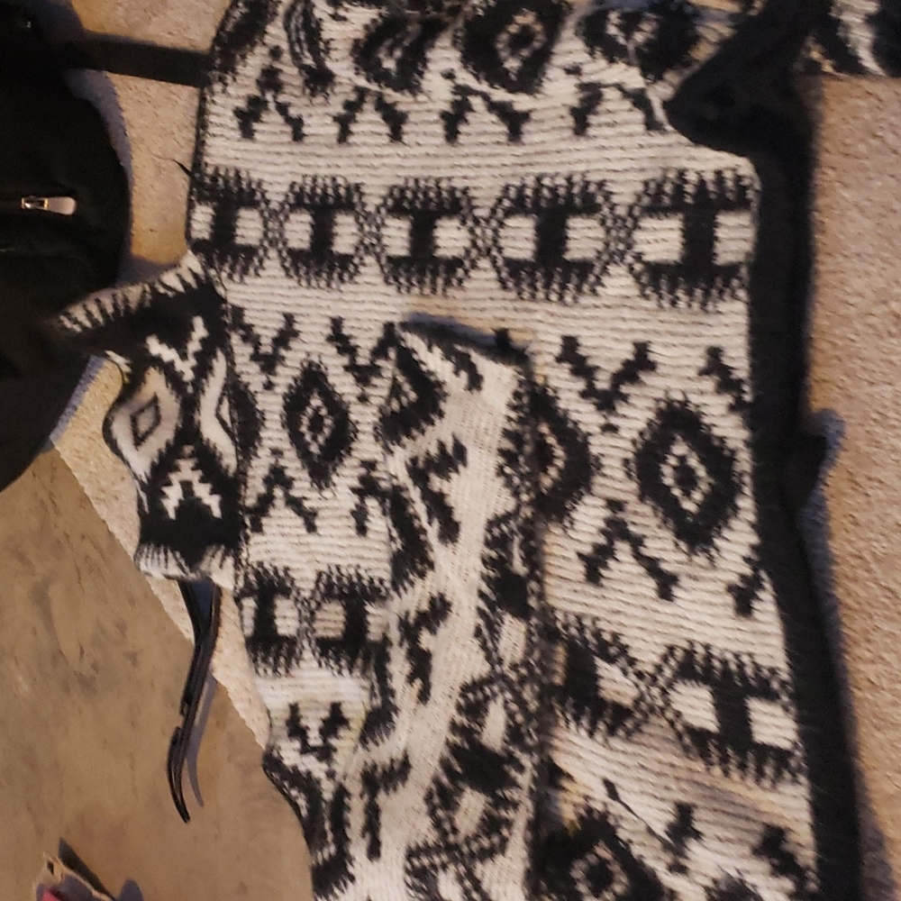 xl no boundaries, white and black, crop top